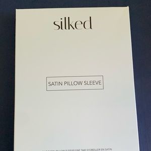 Silked Satin Pillow Sleeve